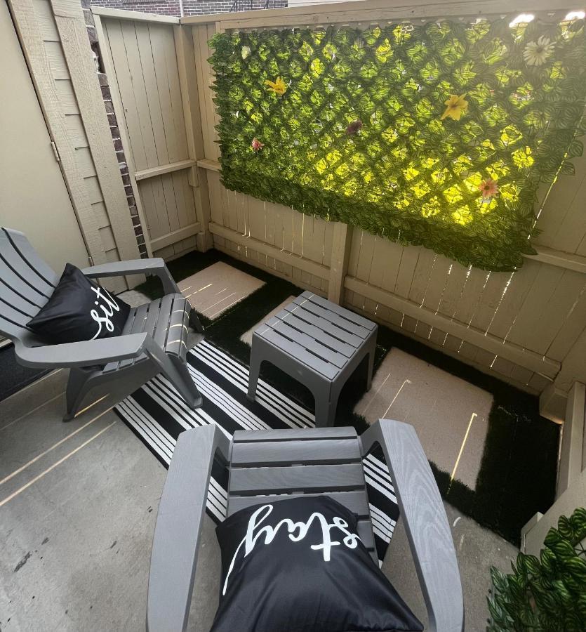 Home Away From Home-Cozy 2 Bdrm Condo/Med Cntr/Nrg Houston Bagian luar foto
