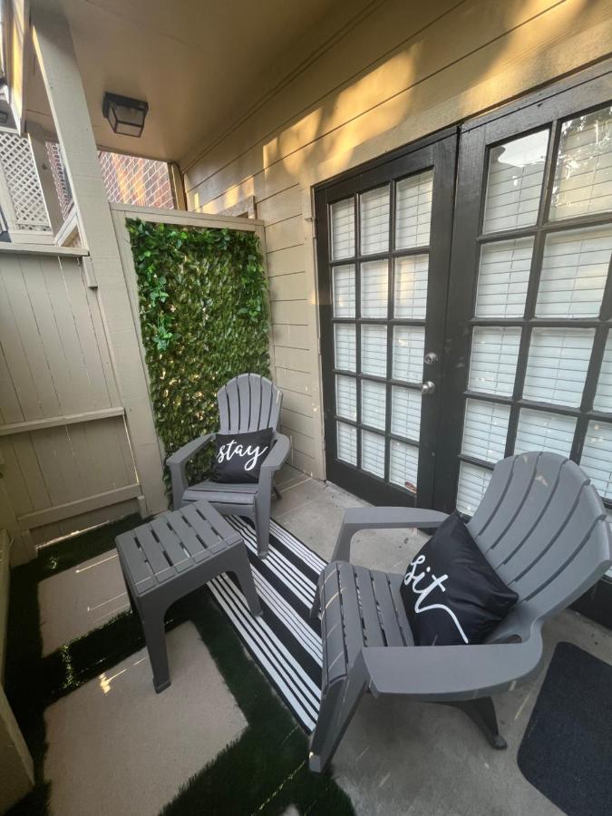 Home Away From Home-Cozy 2 Bdrm Condo/Med Cntr/Nrg Houston Bagian luar foto